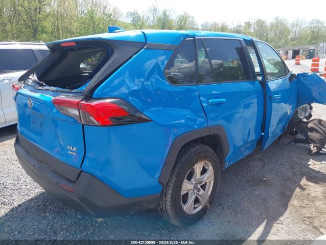 2T3P1RFV8MW152029 Toyota Rav4 Xle
