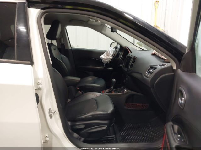 3C4NJDDB9LT220878 Jeep Compass Trailhawk 4x4
