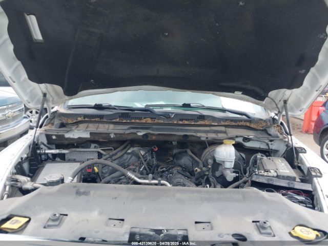 1C6RR6FG2KS702064 RAM 1500 Classic Tradesman  4x2 6'4 Box