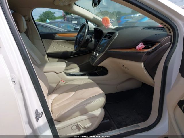 5LMCJ2C91HUL34938 Lincoln MKC SELECT