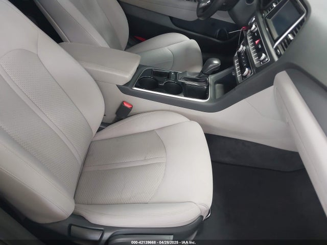 5NPE34AF2JH643218 Hyundai SONATA SEL