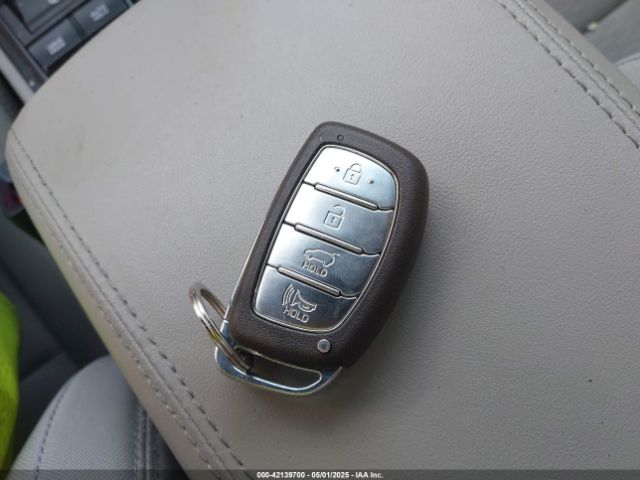 KM8J33A40LU224280 Hyundai Tucson Value