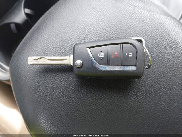 2T3MWRFV5KW031654 Toyota Rav4 Hybrid Le