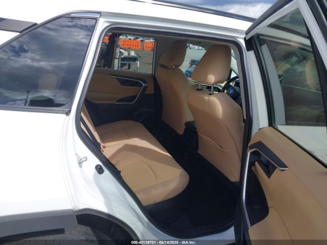 2T3MWRFV5KW031654 Toyota Rav4 Hybrid Le