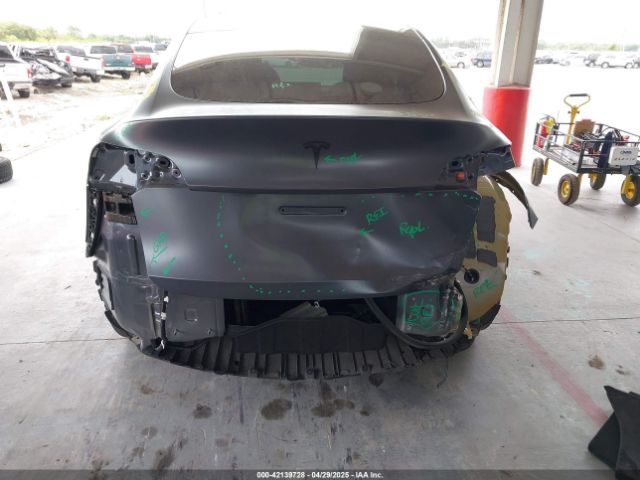 7SAYGDEE4NF450434 Tesla Model Y Long Range Dual Motor All-wheel Drive