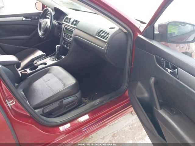 1VWAT7A37FC014673 Volkswagen Passat 1.8t Wolfsburg Edition