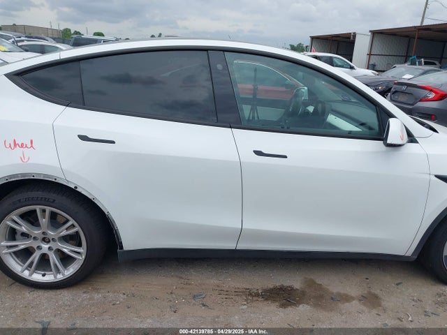 7SAYGDEE7NF310555 Tesla 2022