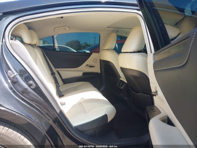 58ADA1C10NU026319 Lexus ES 300H