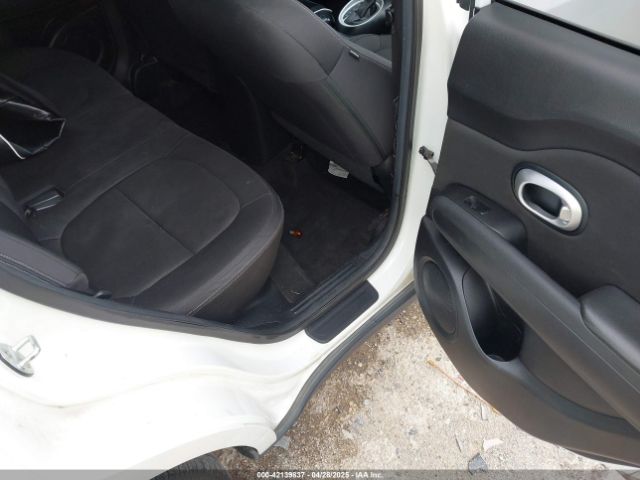 KNDJN2A26F7800156 KIA Soul