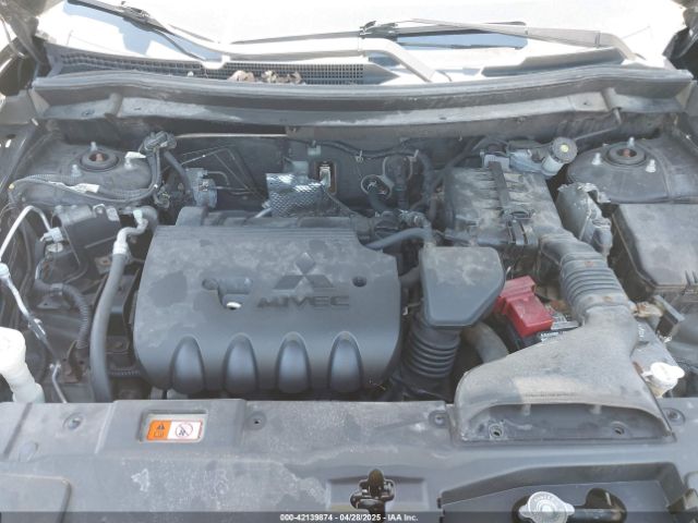 JA4AZ3A38EZ006212 Mitsubishi Outlander Se