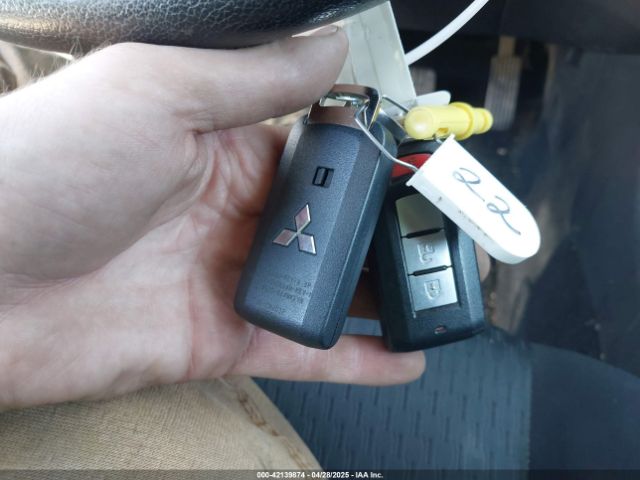 JA4AZ3A38EZ006212 Mitsubishi Outlander Se