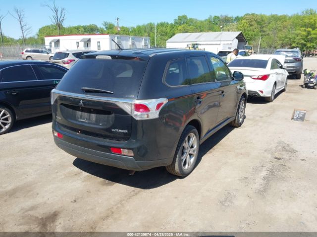 JA4AZ3A38EZ006212 Mitsubishi Outlander Se