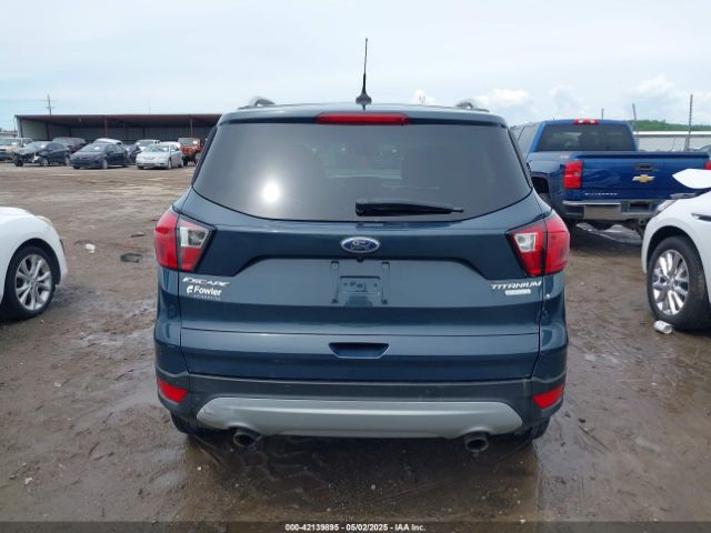 1FMCU0J94KUC32929 Ford Escape Titanium