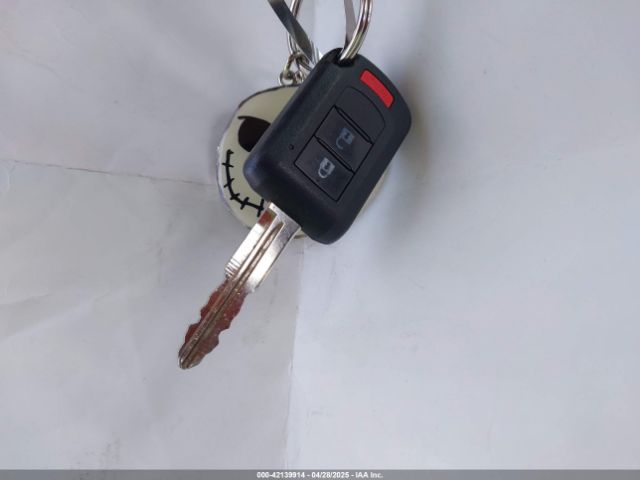 JA4AZ3A32KZ012387 Mitsubishi Outlander Es