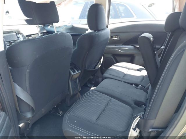 JA4AZ3A32KZ012387 Mitsubishi Outlander Es