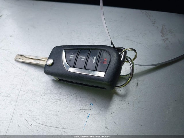 4T1B11HK0JU660482 Toyota CAMRY SE