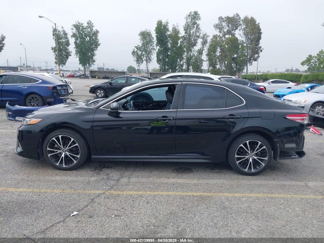 4T1B11HK0JU660482 Toyota CAMRY SE