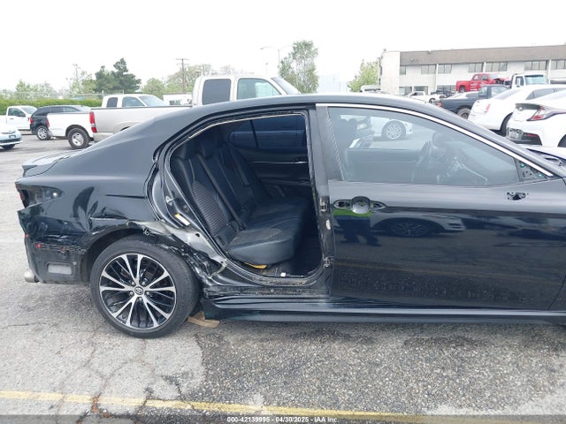 4T1B11HK0JU660482 Toyota CAMRY SE