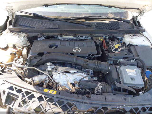 WDD3G4EB0KW000497 Mercedes-Benz m260