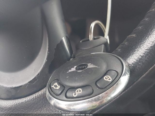 2011 MINI COOPER WMWSU3C52BT096539 Photo 10