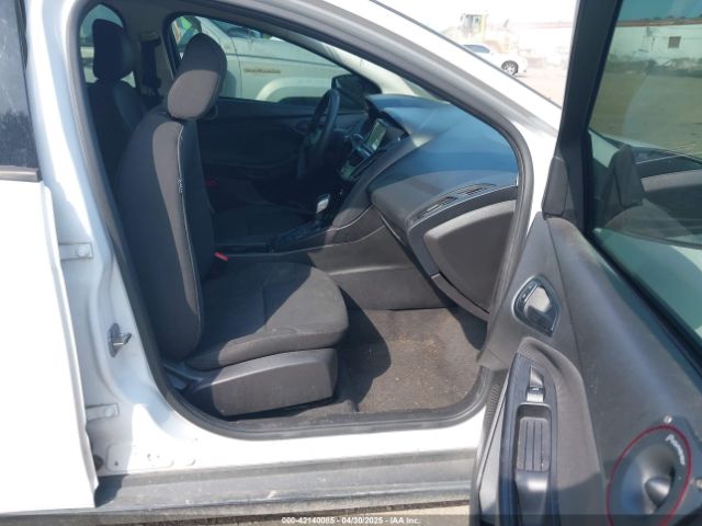 1FADP3E28FL321466 Ford FOCUS S