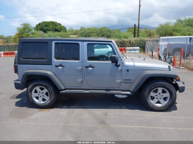 1C4BJWDG7GL109953 Jeep Wrangler Unlimited Sport