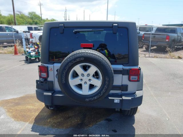 1C4BJWDG7GL109953 Jeep Wrangler Unlimited Sport
