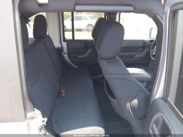 1C4BJWDG7GL109953 Jeep Wrangler Unlimited Sport