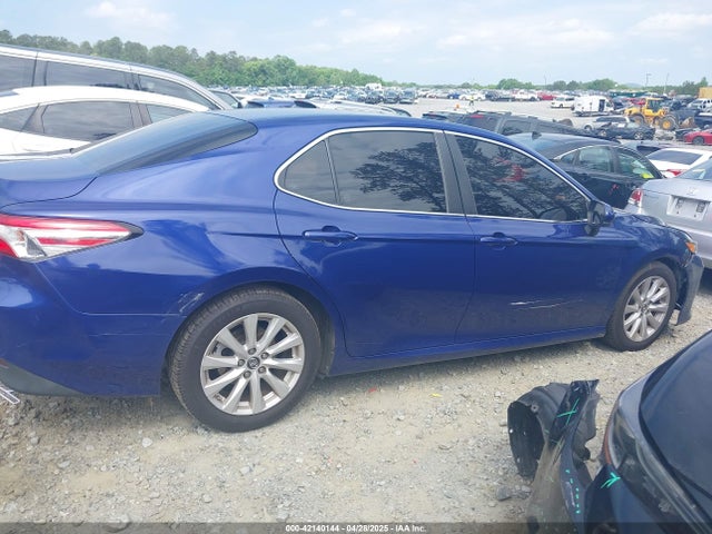 4T1B11HK6JU581897 Toyota CAMRY LE