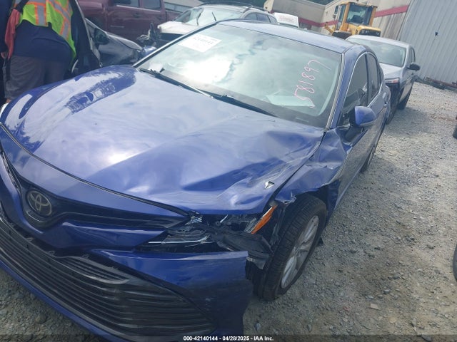 4T1B11HK6JU581897 Toyota CAMRY LE