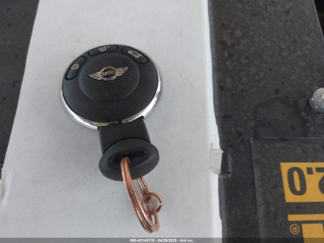 2012 MINI COOPER WMWSU3C58CT262077 Photo 10
