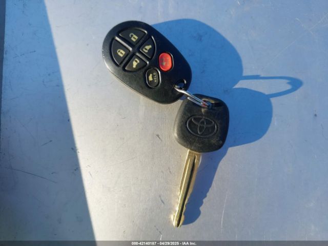 5TDKK3DC9ES460142 Toyota Sienna Le V6 8 Passenger