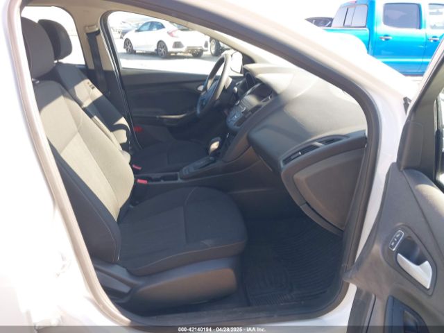 1FADP3K23JL245071 Ford FOCUS SE