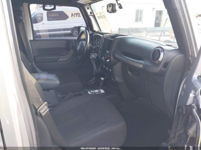 1C4HJWDG5JL839703 Jeep Wrangler Jk Unlimited Sport S 4x4