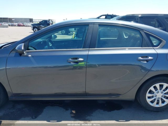 3KPF24AD0ME302981 KIA FORTE FE