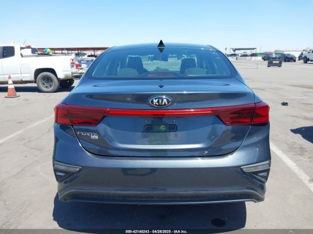 3KPF24AD0ME302981 KIA FORTE FE