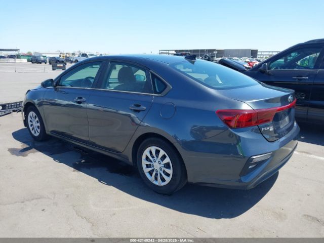 3KPF24AD0ME302981 KIA FORTE FE