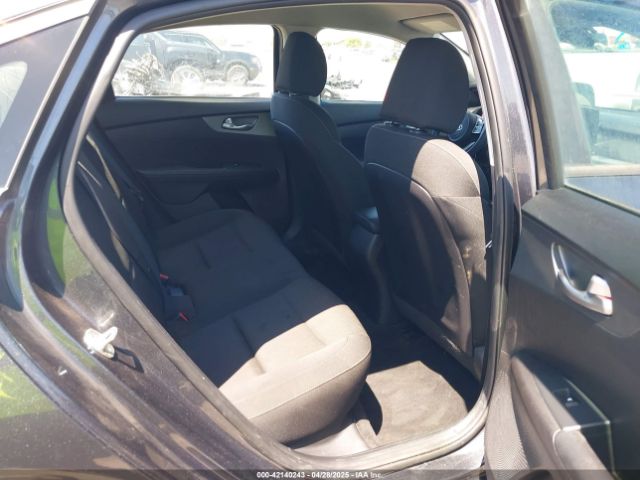 3KPF24AD0ME302981 KIA FORTE FE