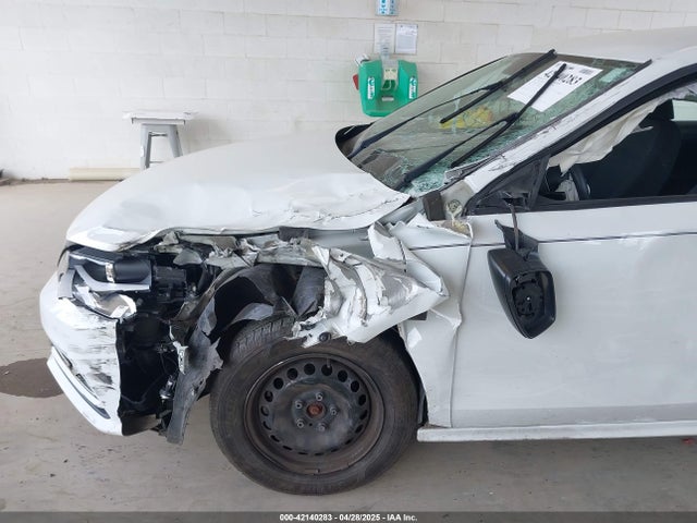 3VW2K7AJ5FM311011 Volkswagen Jetta 2.0l S