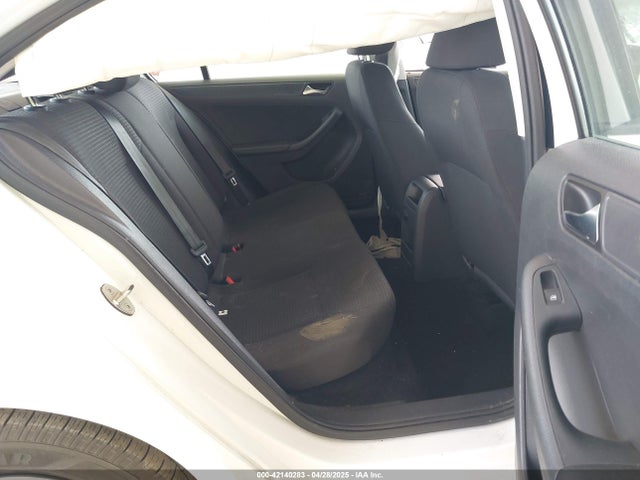 3VW2K7AJ5FM311011 Volkswagen Jetta 2.0l S