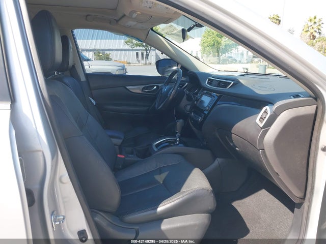 5N1AT2MV5FC865790 Nissan Rogue Sl