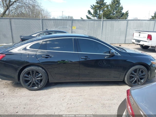 1G1ZD5ST8MF003093 Chevrolet Malibu Fwd Lt