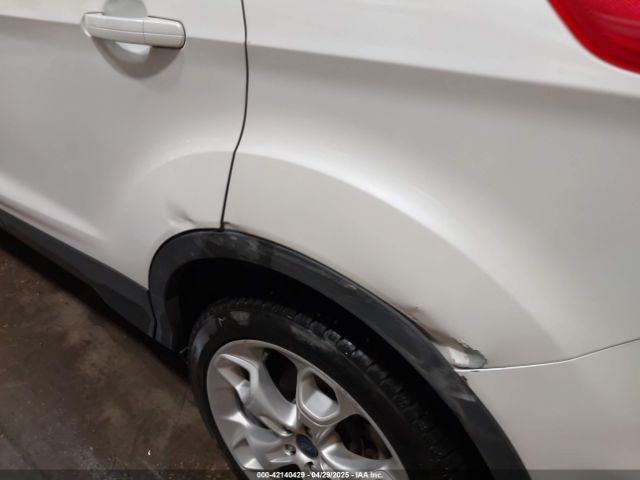 1FMCU9J96EUE50461 Ford Escape Titanium