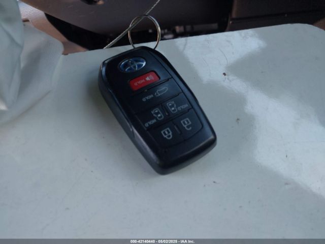 5TDESKFC4RS113702 Toyota Sienna Platinum