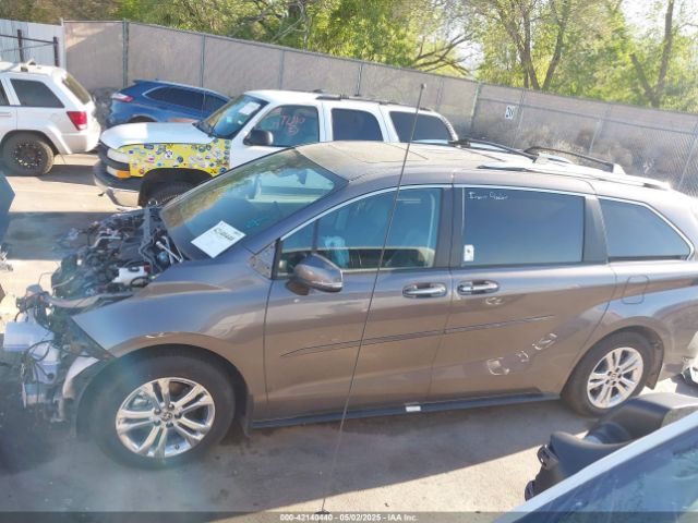 5TDESKFC4RS113702 Toyota Sienna Platinum