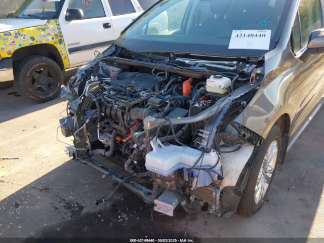 5TDESKFC4RS113702 Toyota Sienna Platinum