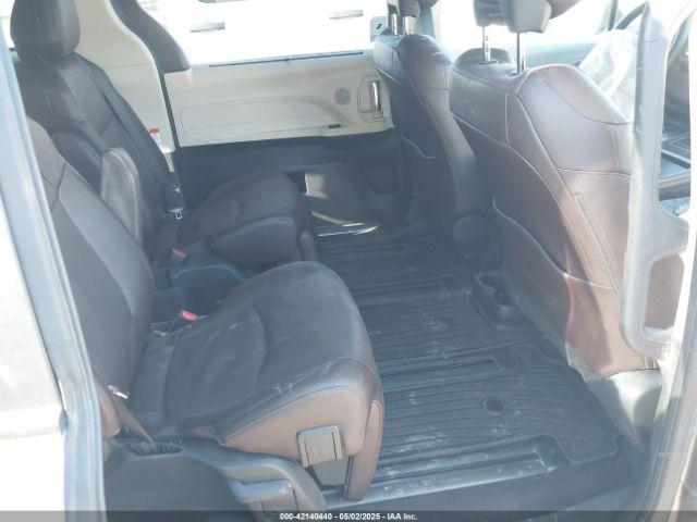 5TDESKFC4RS113702 Toyota Sienna Platinum