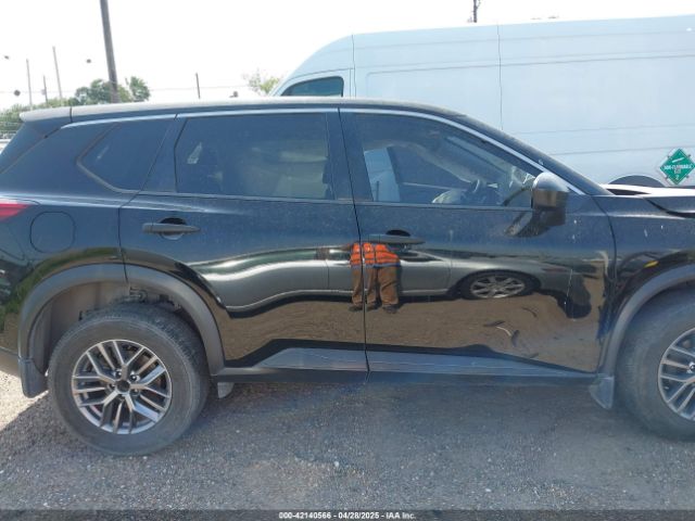 JN8AT3AA9MW013907 Nissan Rogue S Fwd