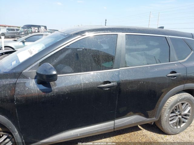 JN8AT3AA9MW013907 Nissan Rogue S Fwd