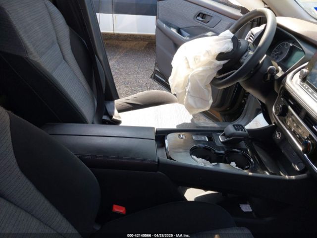 JN8AT3AA9MW013907 Nissan Rogue S Fwd